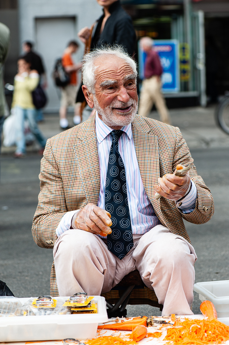  Joe Ades, the amazing vegetable peeler salesman, Union Square, 2008. 