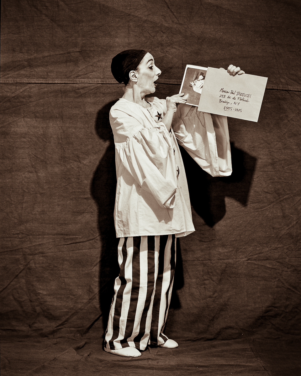  Receiving a Letter, 2009. 