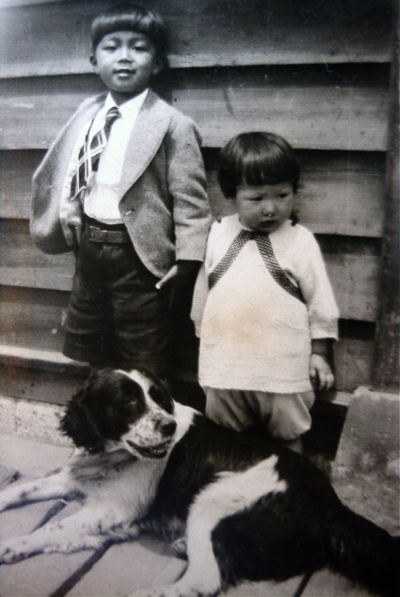  Papa with his friend's dog. 